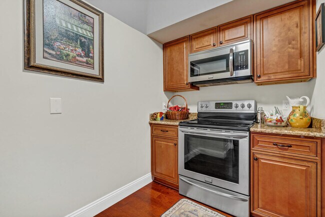 Building Photo - 5600 N Flagler Dr