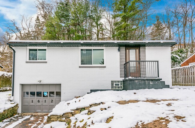 Building Photo - ABSOLUTELY STUNNING 2 BEDROOM IN BALDWIN! ...