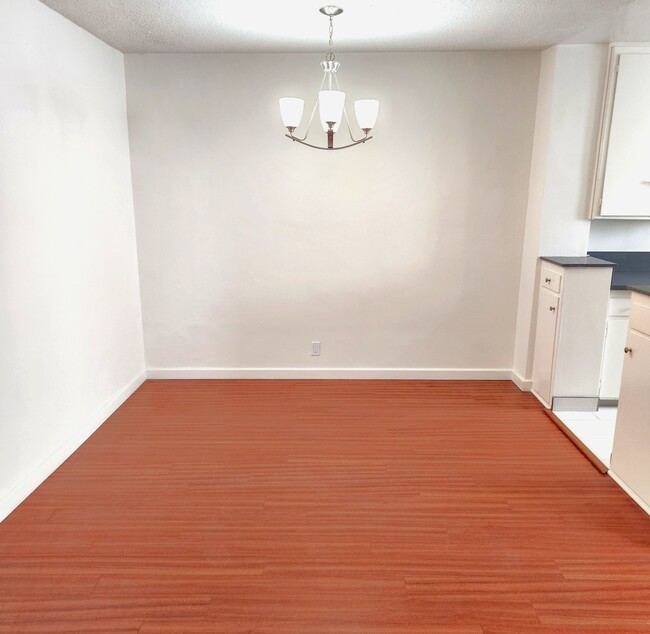 Building Photo - 1133 N Hacienda Pl