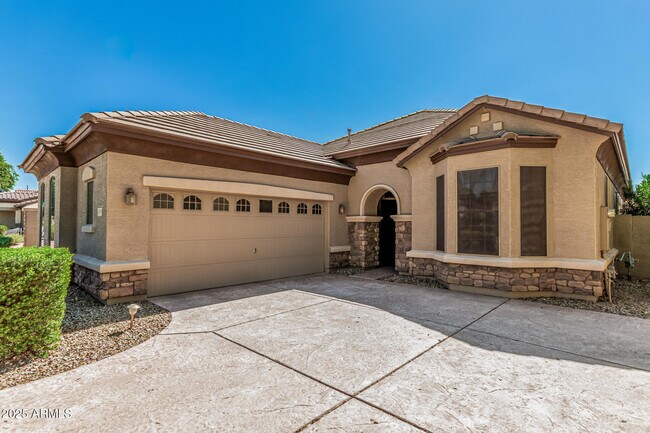 Building Photo - 3079 E Ridgewood Ln