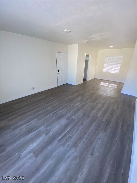 Building Photo - 1711 Santa Paula Dr