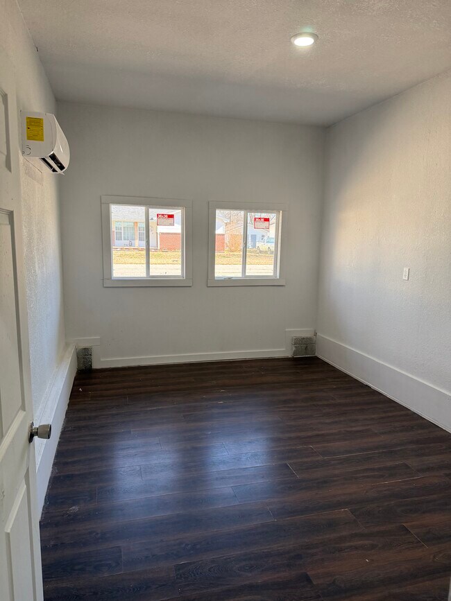 Foto del edificio - 1825 G St NW