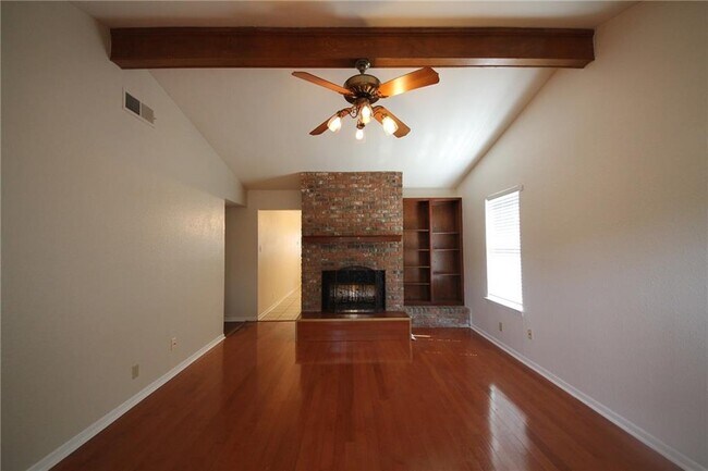 Building Photo - 3800 Knollwood Dr