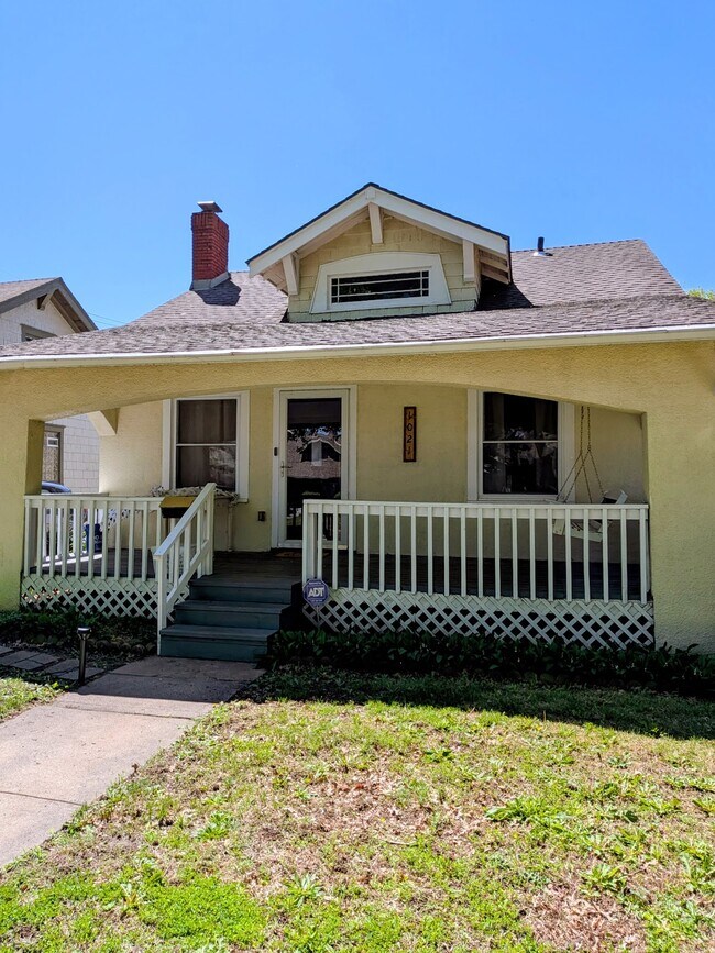 Building Photo - 1021 E 76th St