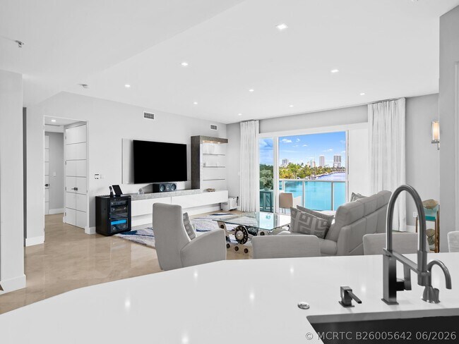 Foto del edificio - 516 Hendricks Isle