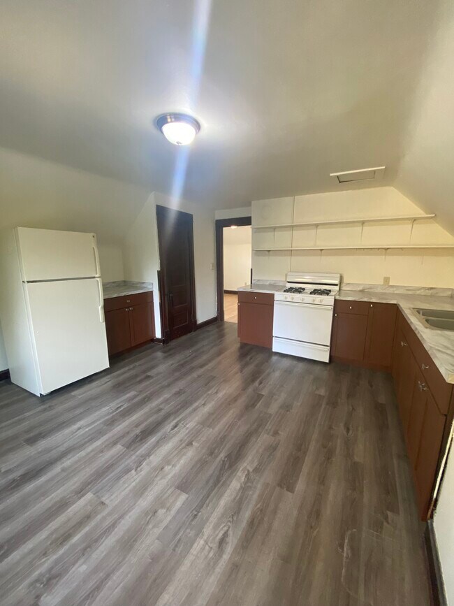Foto del edificio - 1242 E Mifflin St