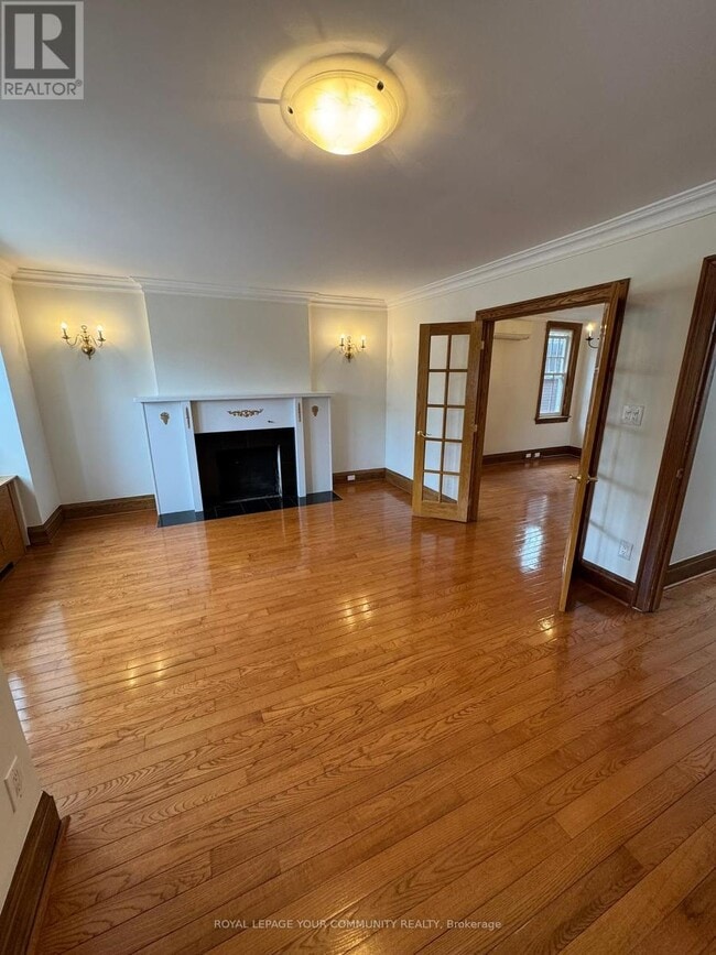 Building Photo - 181 St Clair Ave E