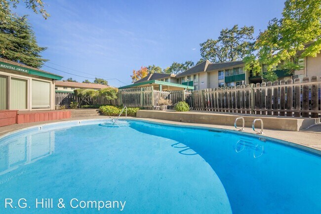 Foto del edificio - 1404 Creekside Dr