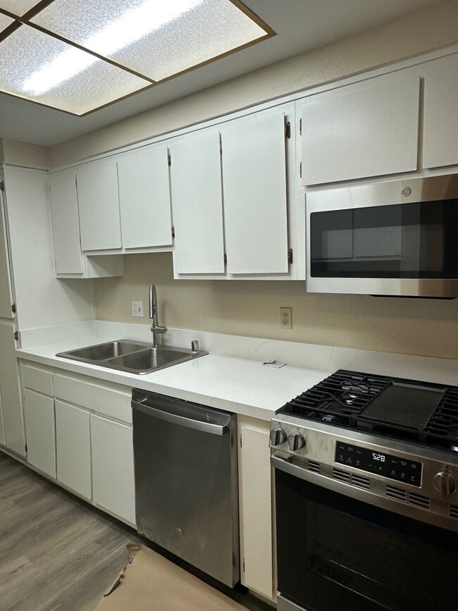 Foto del edificio - 355 Susan Ct