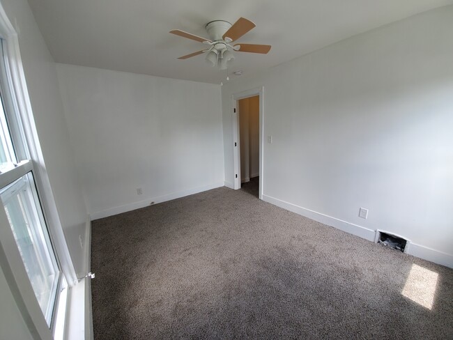 Building Photo - 116 1st Ave