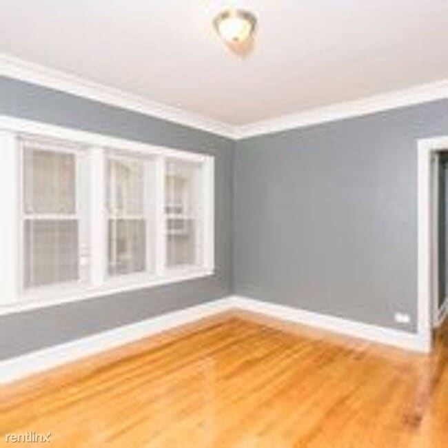 Building Photo - 8025 S Eberhart Ave