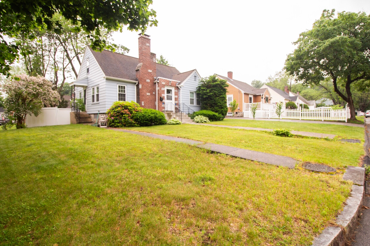 Primary Photo - 12 Fisher Rd