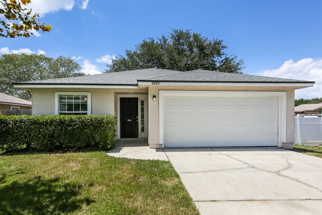 Building Photo - 7533 International Village Dr
