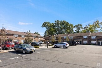 Building Photo - Rosol Court Apartments