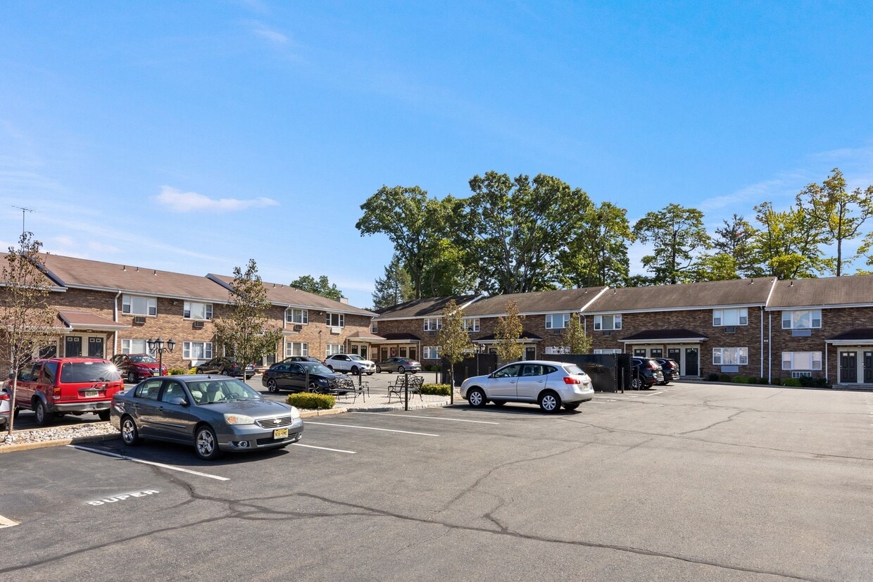 Primary Photo - Rosol Court Apartments