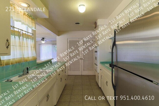 Building Photo - Single Story POOL home!