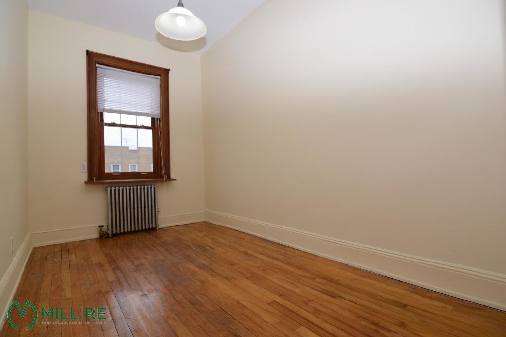 Foto del edificio - 3 Bedroom Apartment in Astoria