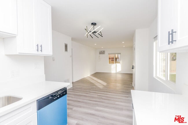 Foto del edificio - 2107 Pullman Ln