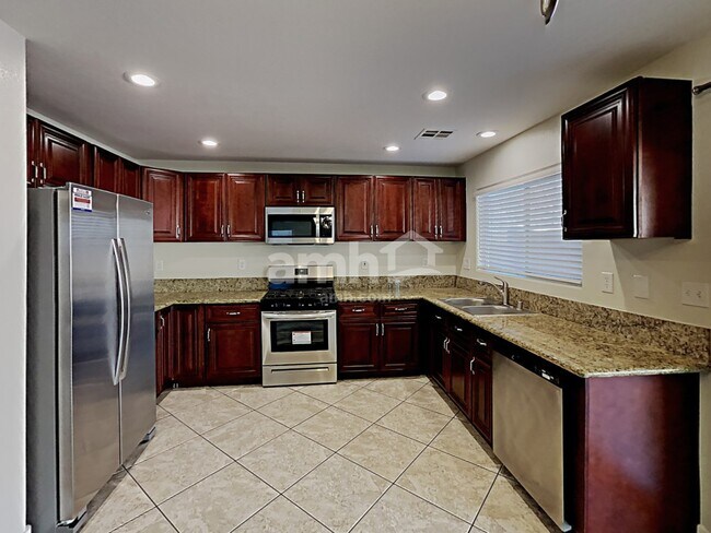 Building Photo - 2408 Cockatiel Dr
