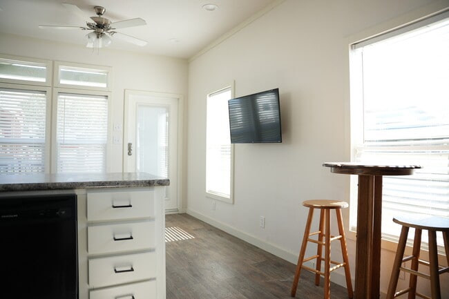 Foto del edificio - Tiny Home A28 Retreat