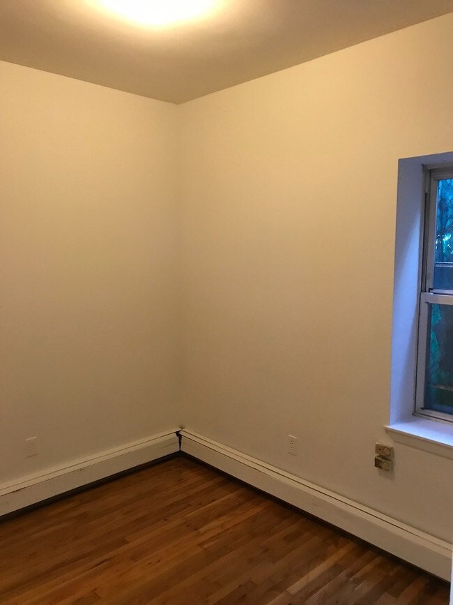 Building Photo - 14 Judge St