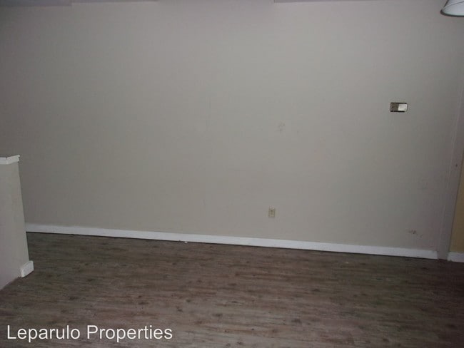 Building Photo - 815 W Pensacola St