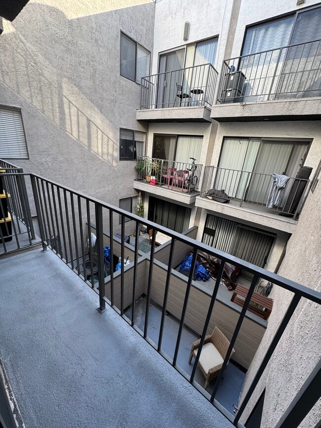 Building Photo - 1400 Edgemont