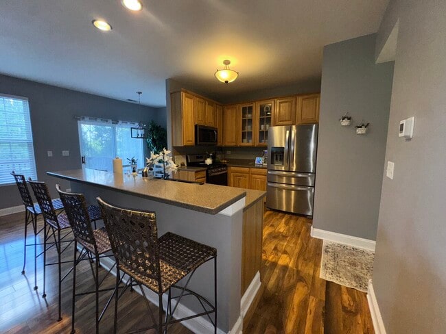 Building Photo - 16232 Golf View Dr