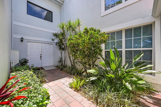 Foto del edificio - 6245 Old Court Rd