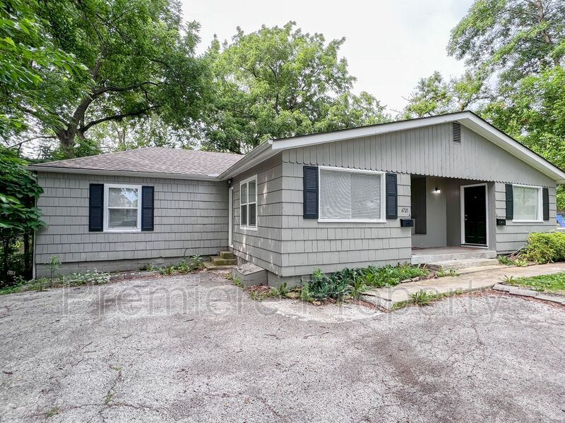 Foto principal - 6721 W 76th St