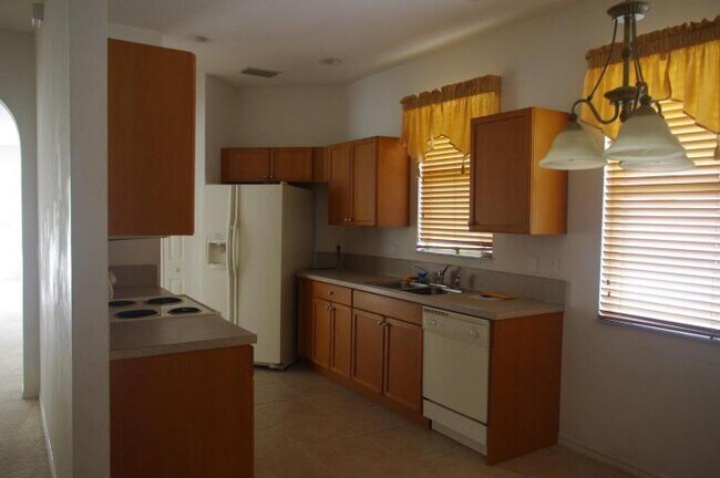 Building Photo - 217 SW Maclay Way