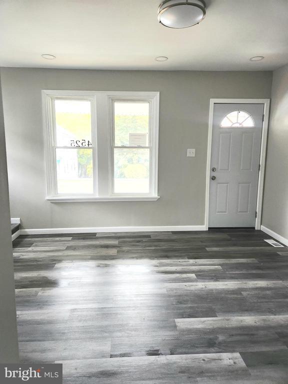 Building Photo - 4525 Furley Ave