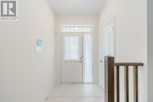 Building Photo - 305 Garner Rd W