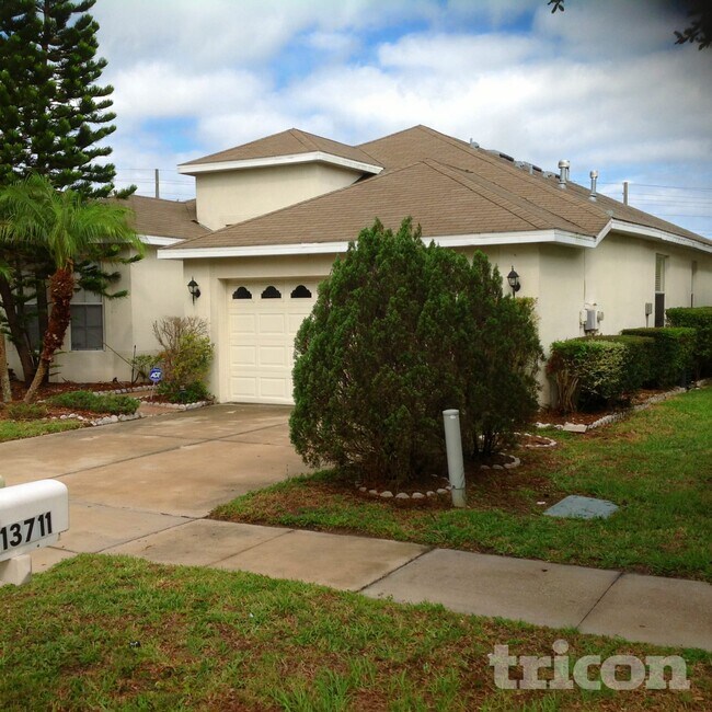 Building Photo - 13713 Ogakor Dr