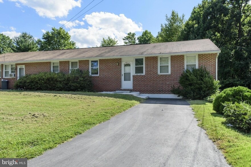 Building Photo - 1409 Peverly Rd