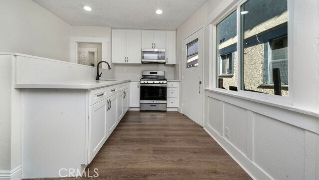 Foto del edificio - 911 W 40th Pl