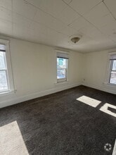 Building Photo - 811 Larned St