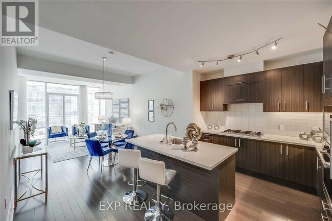 Building Photo - 29 Queens Quay E