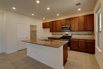 Building Photo - 4006 Shady Palmetto Dr