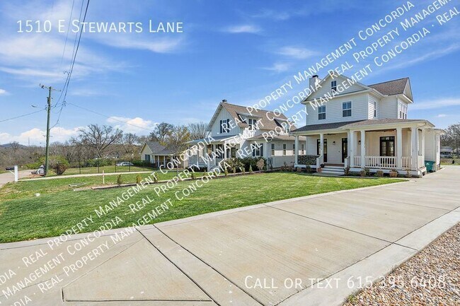 Building Photo - Gorgeous Modern Farmhouse inside City Limits