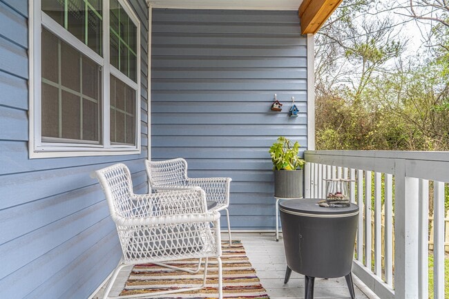 Building Photo - 595 Midway Rd