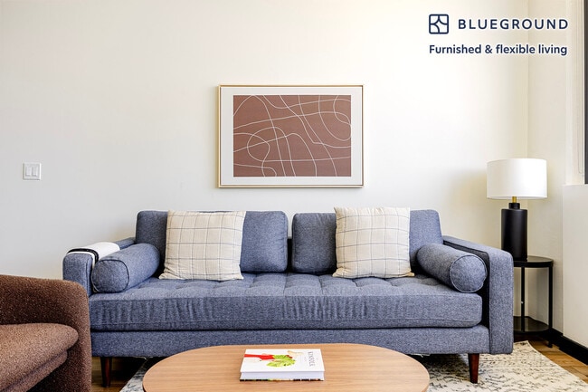 Building Photo - 2500 Wilshire Blvd