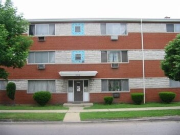 Primary Photo - 6654 S Loomis Blvd
