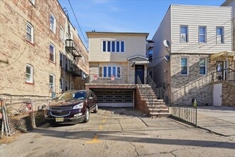 Building Photo - 212 Seaview Ave