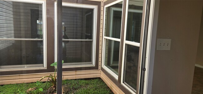 Foto del edificio - 2207 St James Ct