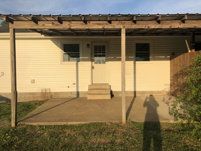 Building Photo - Blackman  Duplex