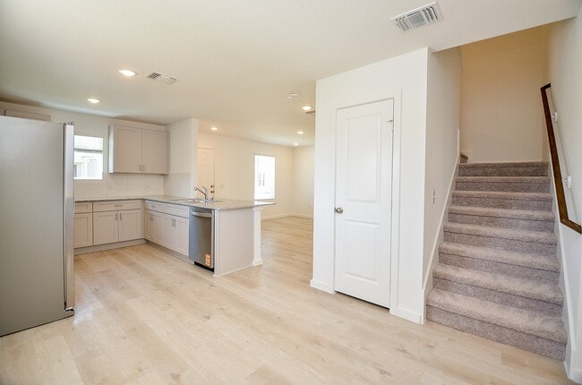 Building Photo - 30513 Bladnoch Ln