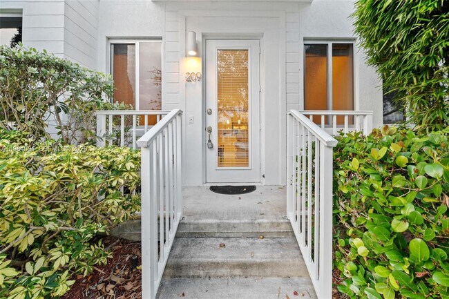 Foto del edificio - 2641 NE 212th Terrace