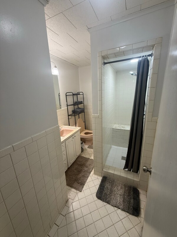 Foto del edificio - 215 S Grand Ave