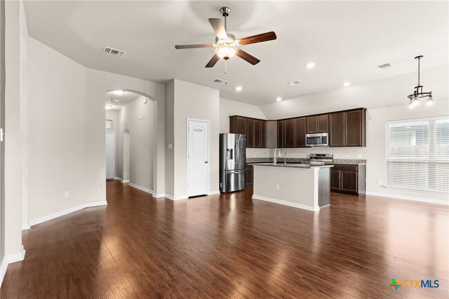 Building Photo - 1310 Lilac Ledge Dr